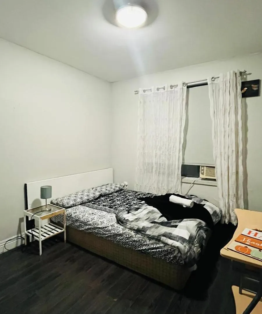 Cozy Apartment Toronto Canada