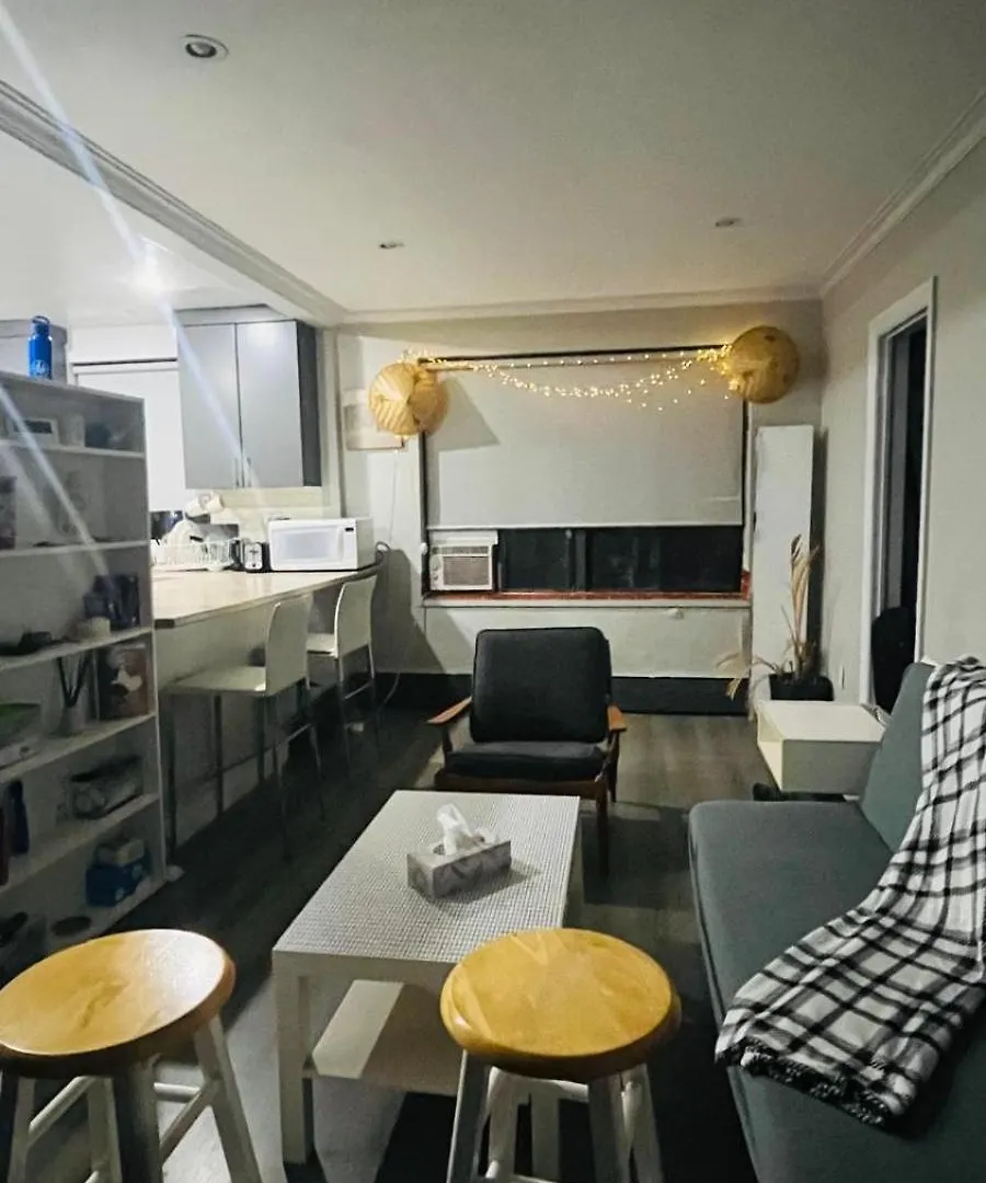 Cozy Apartment Toronto Canada