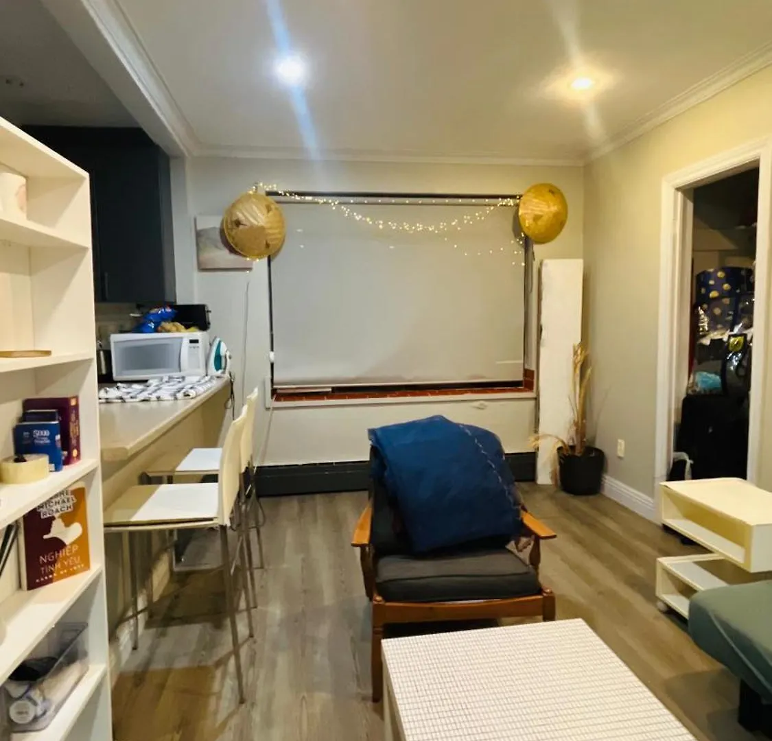 Cozy Apartment Toronto