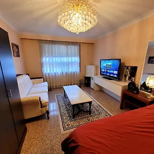 Homestay A Stunning Style, Toronto